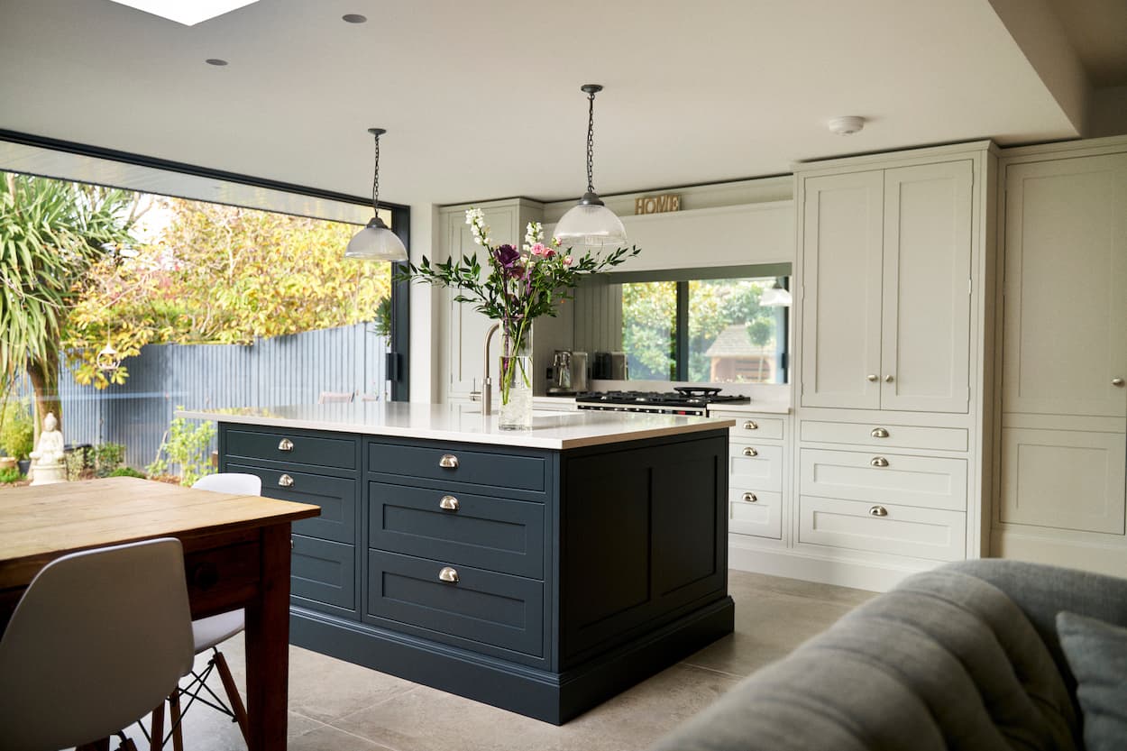 Murphy In Frame Kitchen